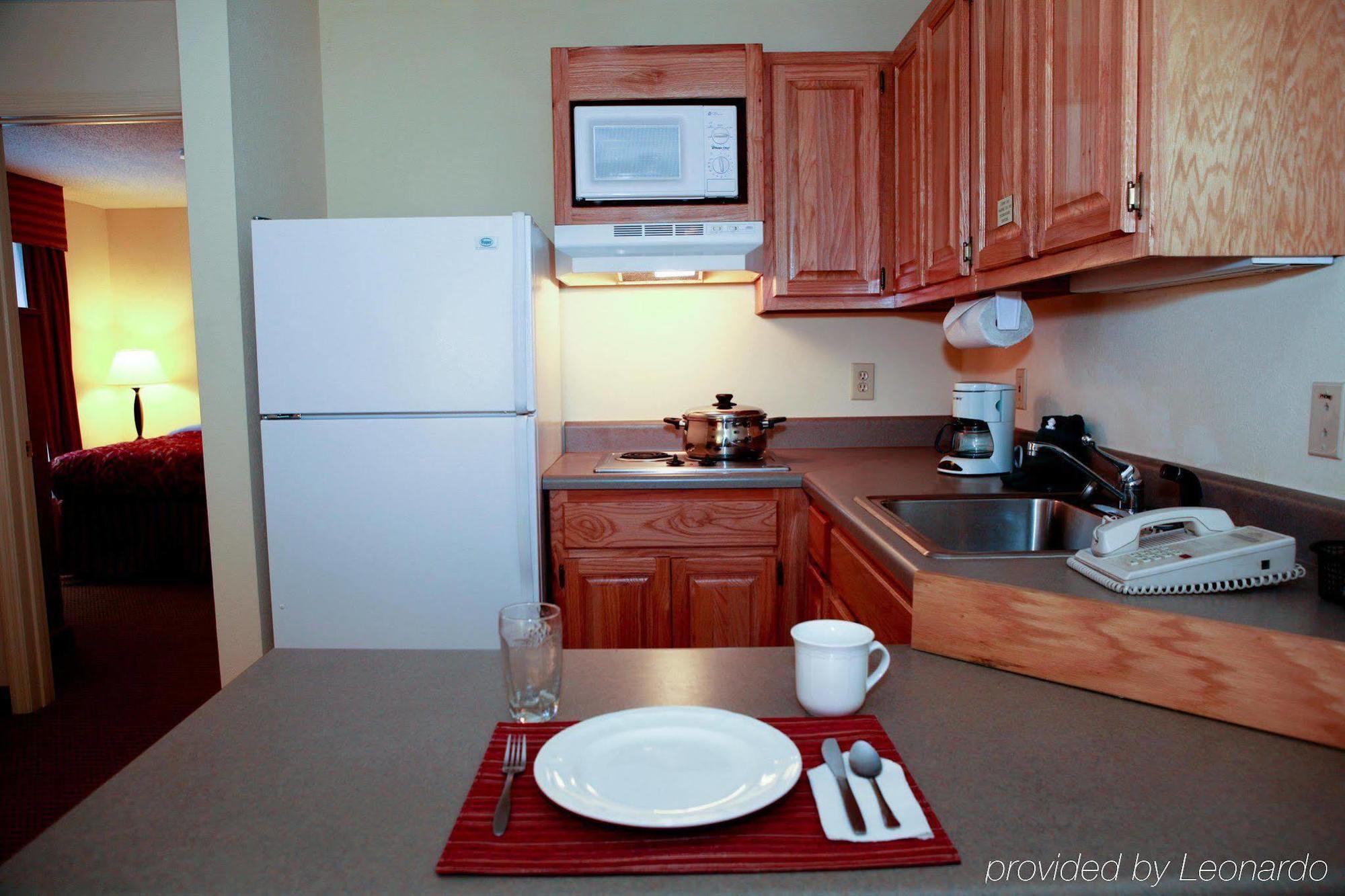 Intown Suites Extended Stay Auburn Al Екстериор снимка